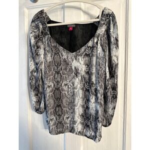 Vince Camuto Grey Snakeskin Print V-Neck Blouse Puff Sleeve Size Large